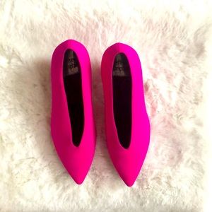 Brand new unused Jeffrey Campbell hot pink size 8